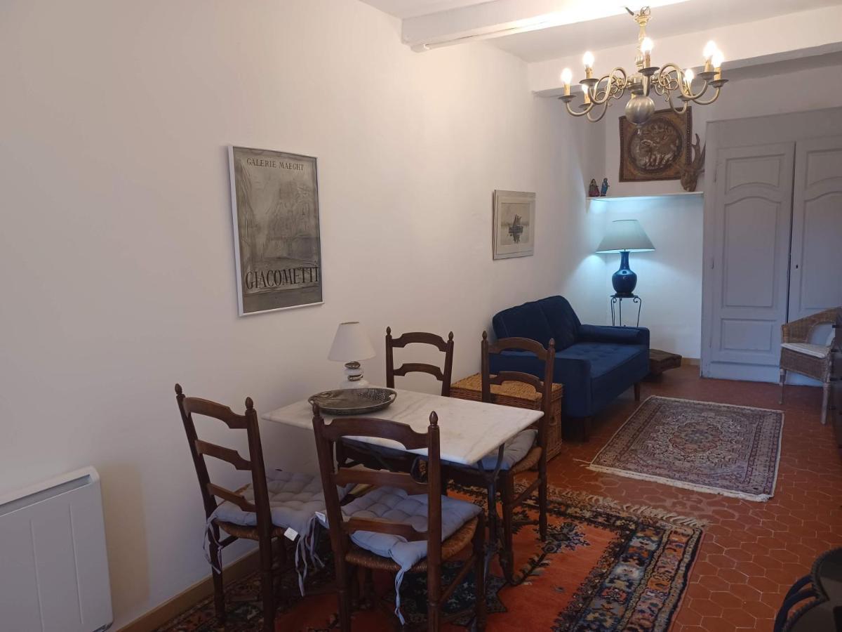L'Horloge Apartment Aups Cameră foto